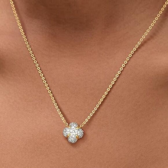 NEW 4 LEAF CLOVER FLOWER CZ GOLD PENDANT NECKLACE - Picture 1 of 6